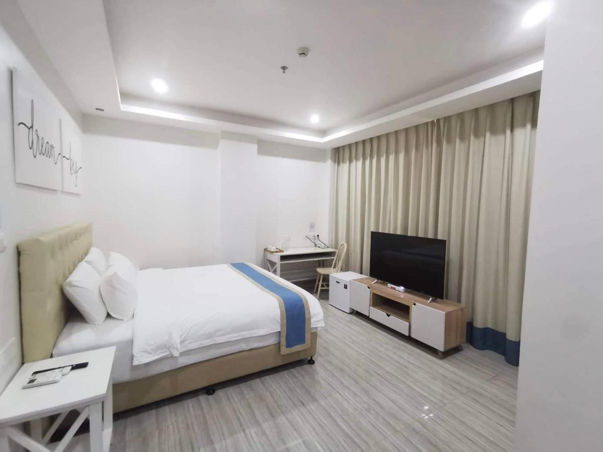 Hampton Suites Davao City Exteriör bild