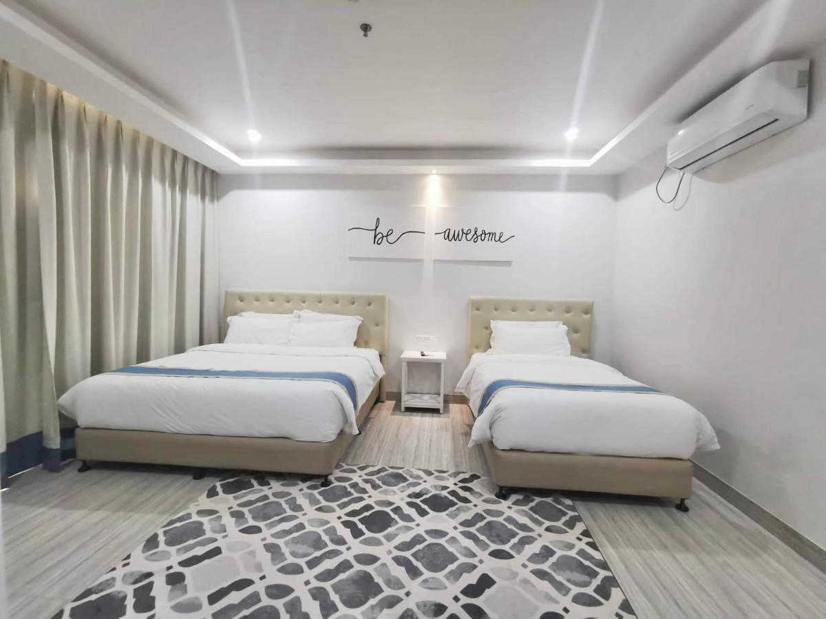 Hampton Suites Davao City Exteriör bild