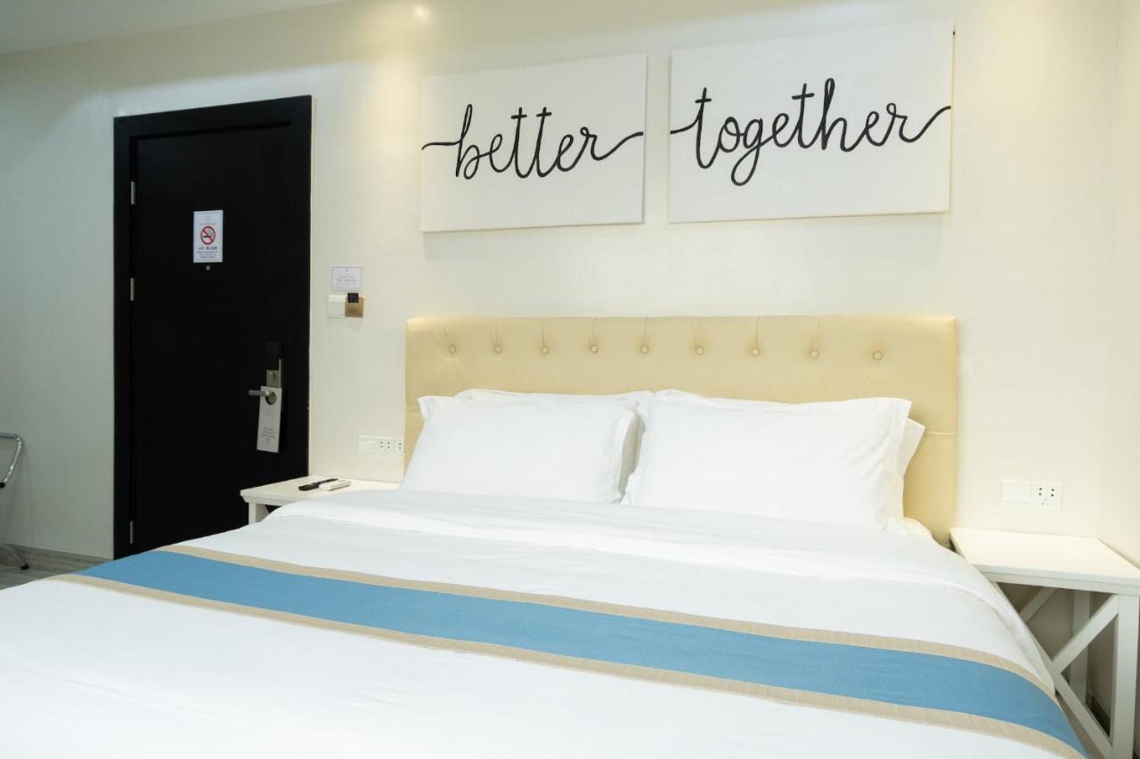 Hampton Suites Davao City Exteriör bild