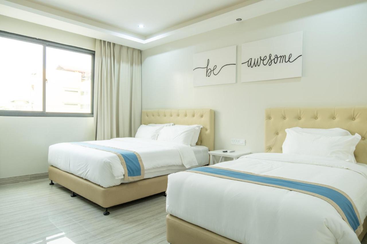 Hampton Suites Davao City Exteriör bild